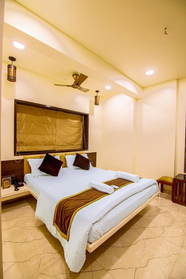 La Hotel Metro Near Bkc Bombaj Exteriér fotografie