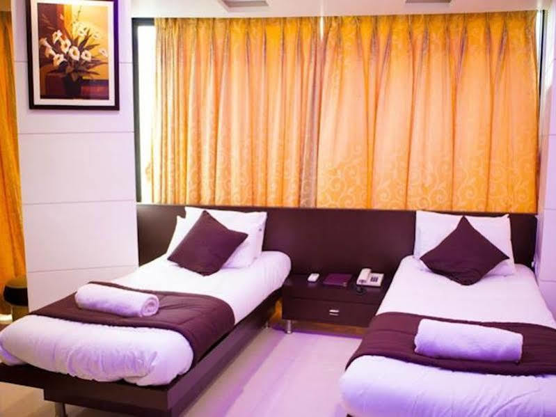 La Hotel Metro Near Bkc Bombaj Exteriér fotografie