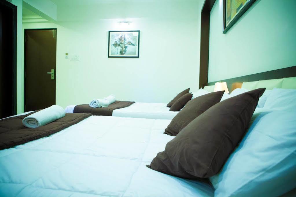 La Hotel Metro Near Bkc Bombaj Exteriér fotografie